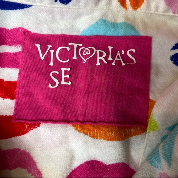 Victoria's Secret Long Sleeve Light Flannel Pajamas Multi Color Lips Kisses XS - Picture 7 of 12